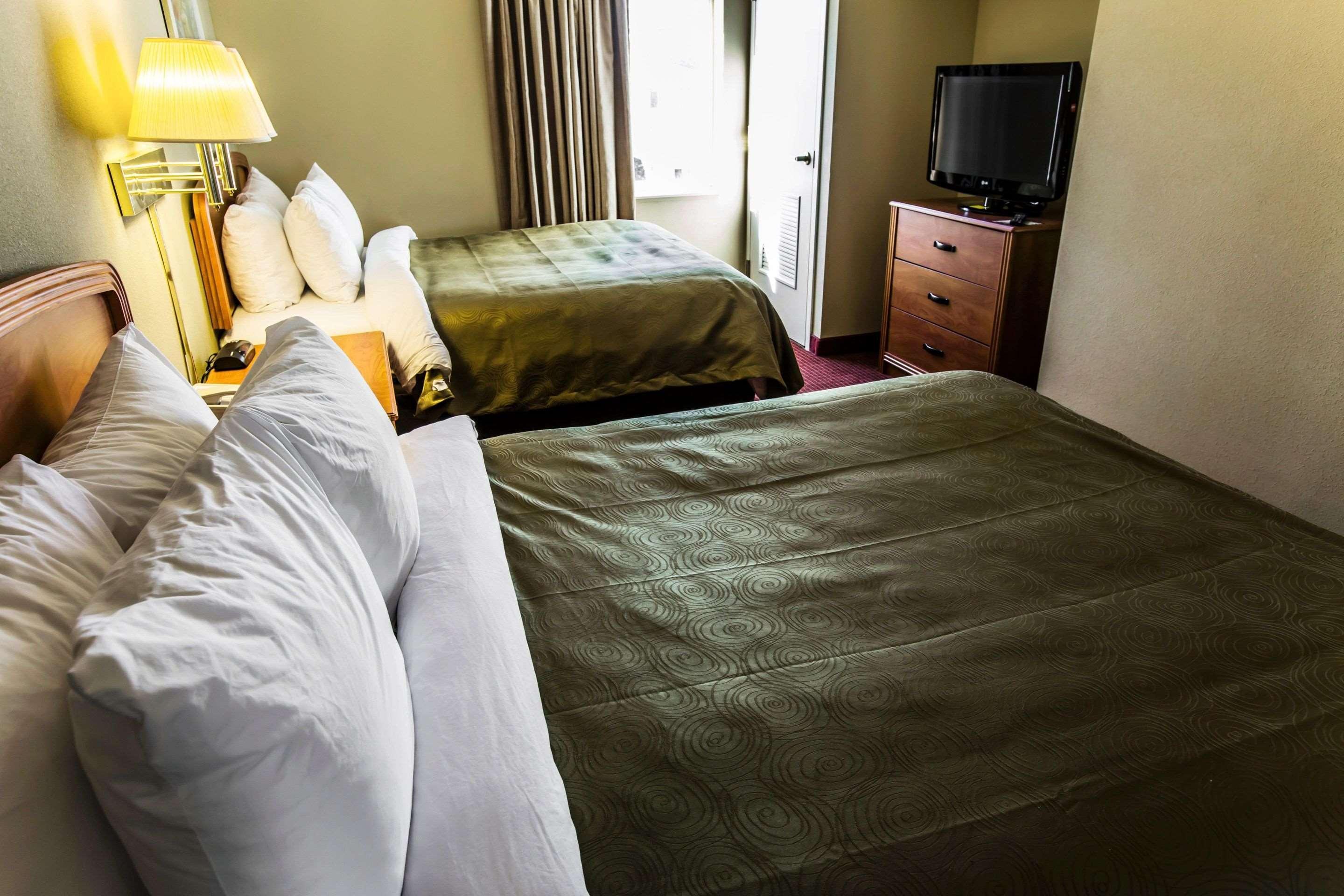 Mainstay Suites Wilmington - University Area Bagian luar foto