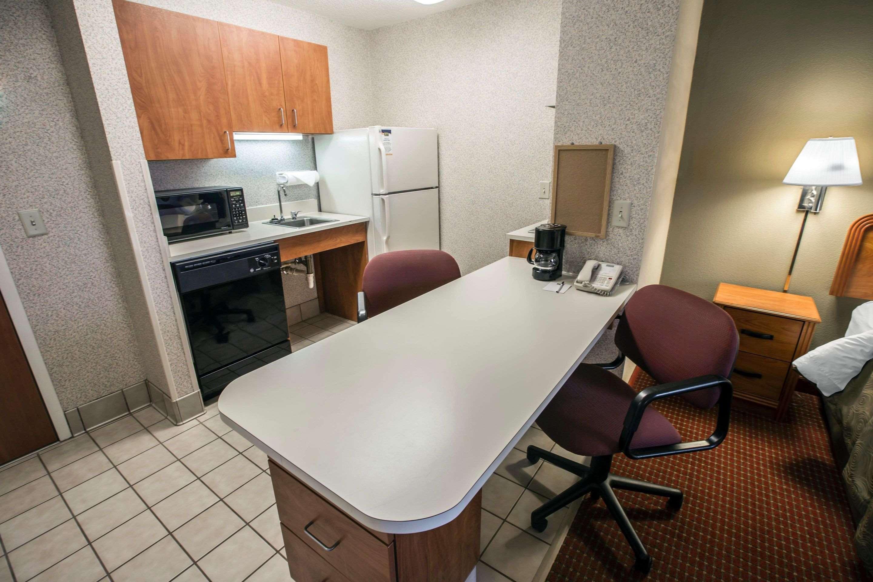 Mainstay Suites Wilmington - University Area Bagian luar foto