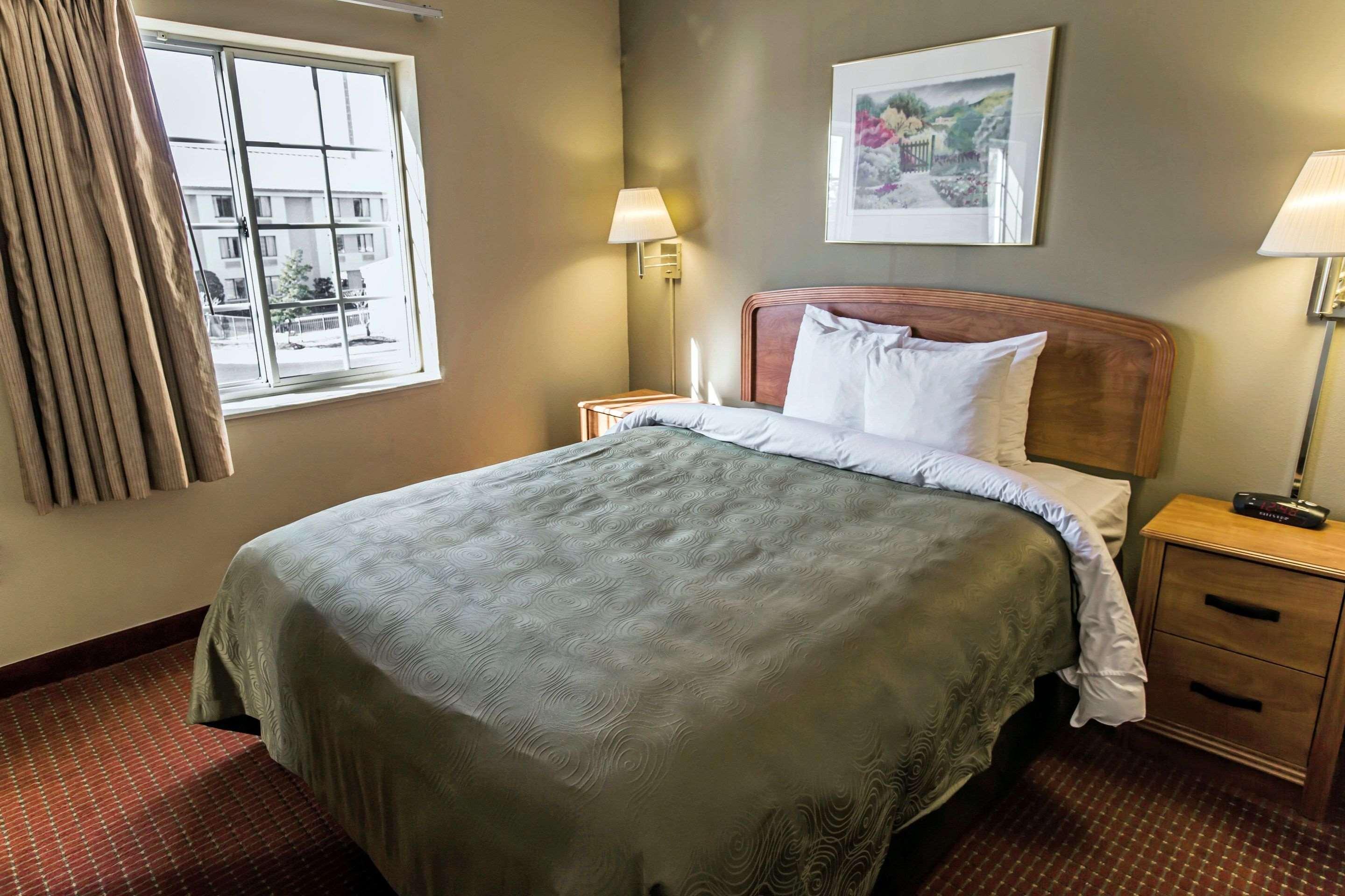 Mainstay Suites Wilmington - University Area Bagian luar foto