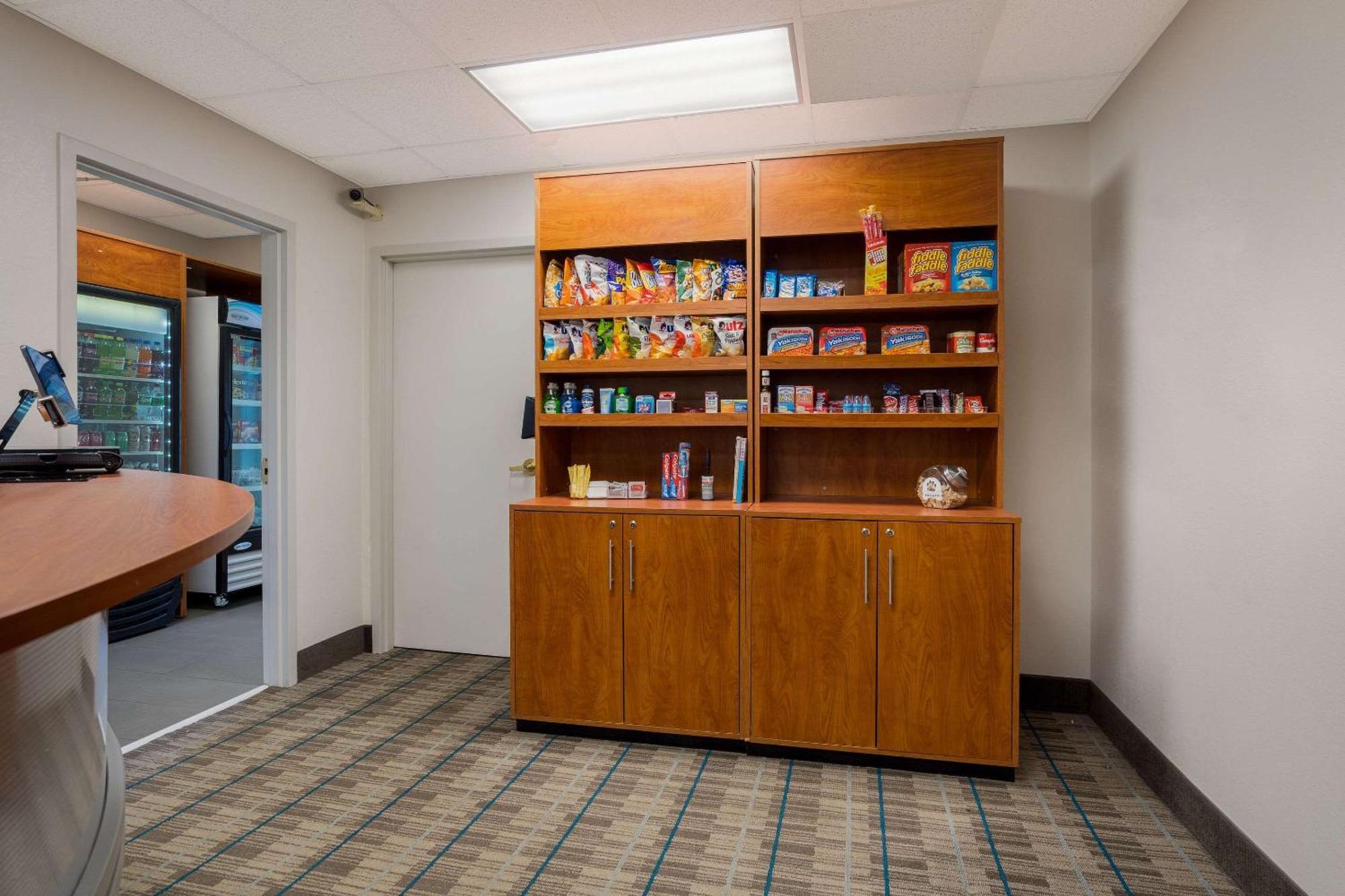 Mainstay Suites Wilmington - University Area Bagian luar foto