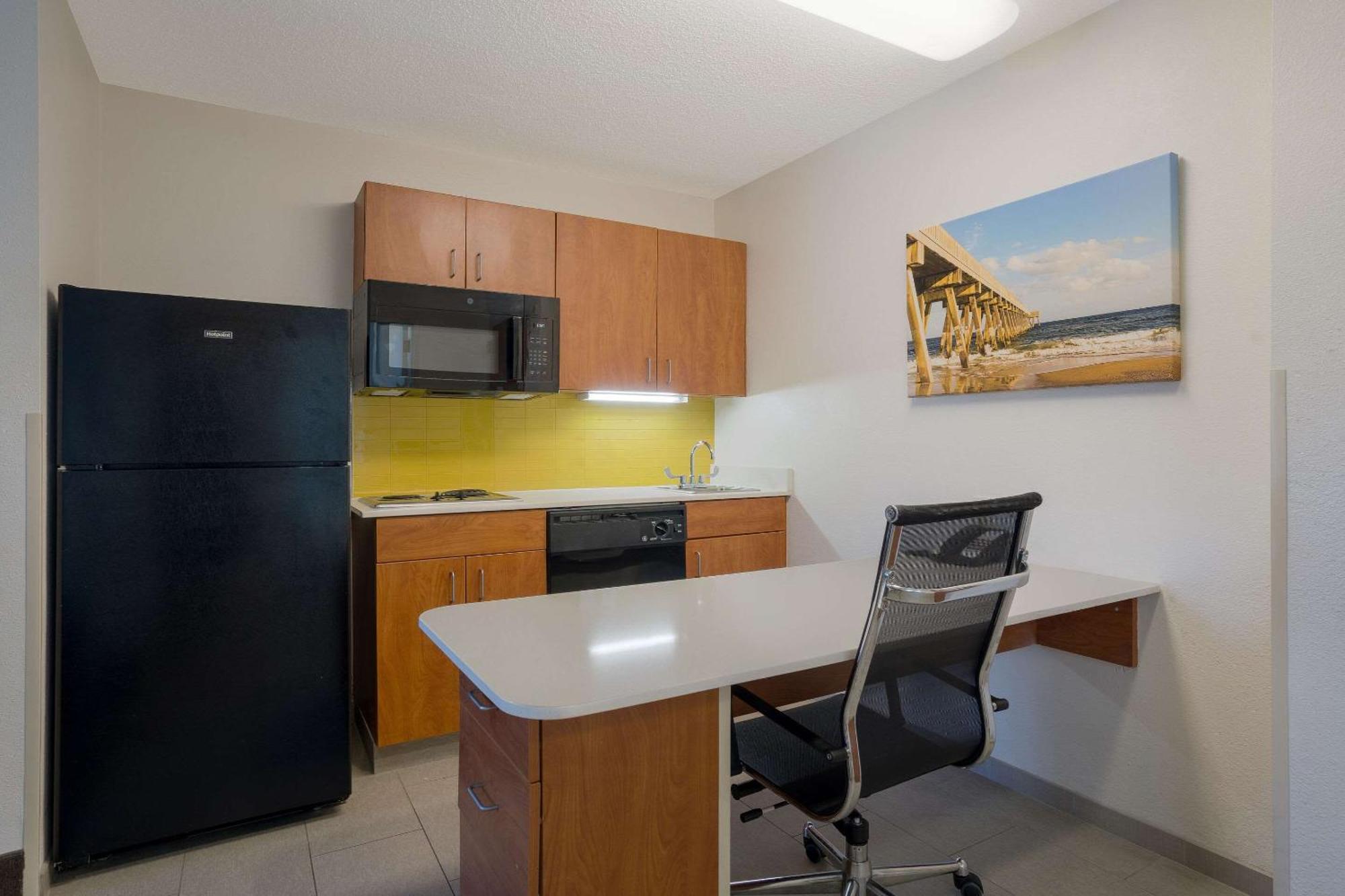Mainstay Suites Wilmington - University Area Bagian luar foto