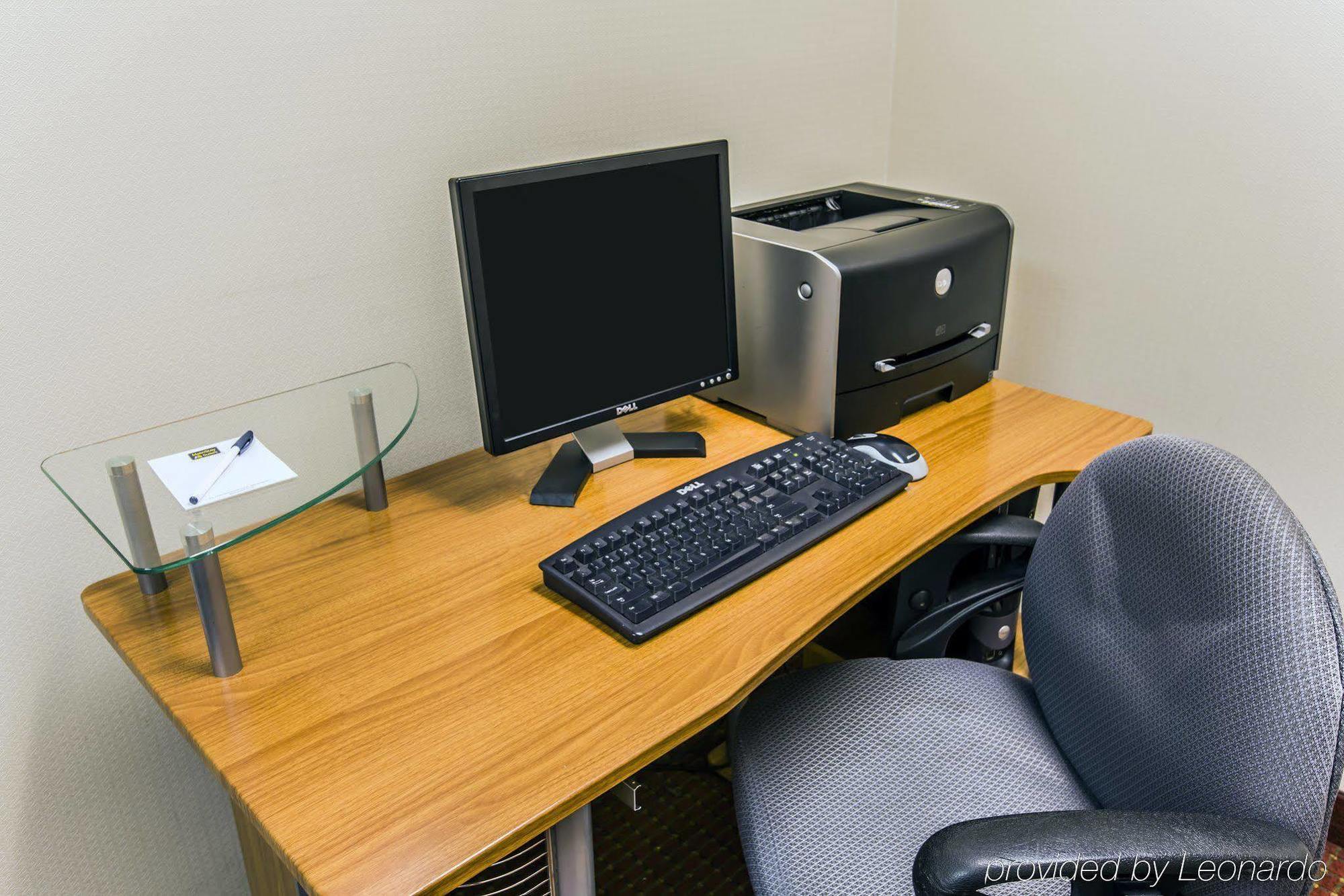 Mainstay Suites Wilmington - University Area Bagian luar foto