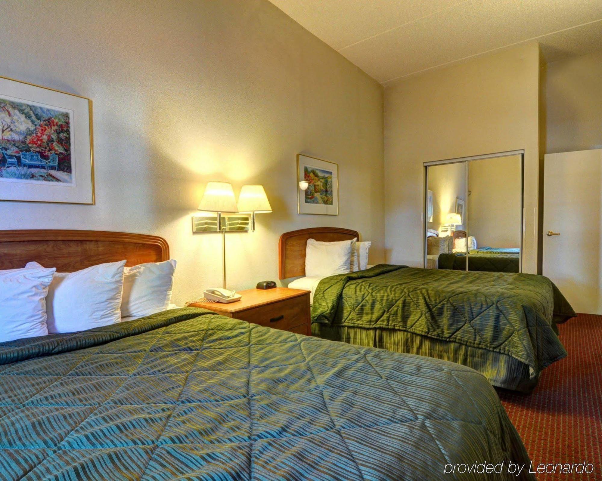 Mainstay Suites Wilmington - University Area Bagian luar foto