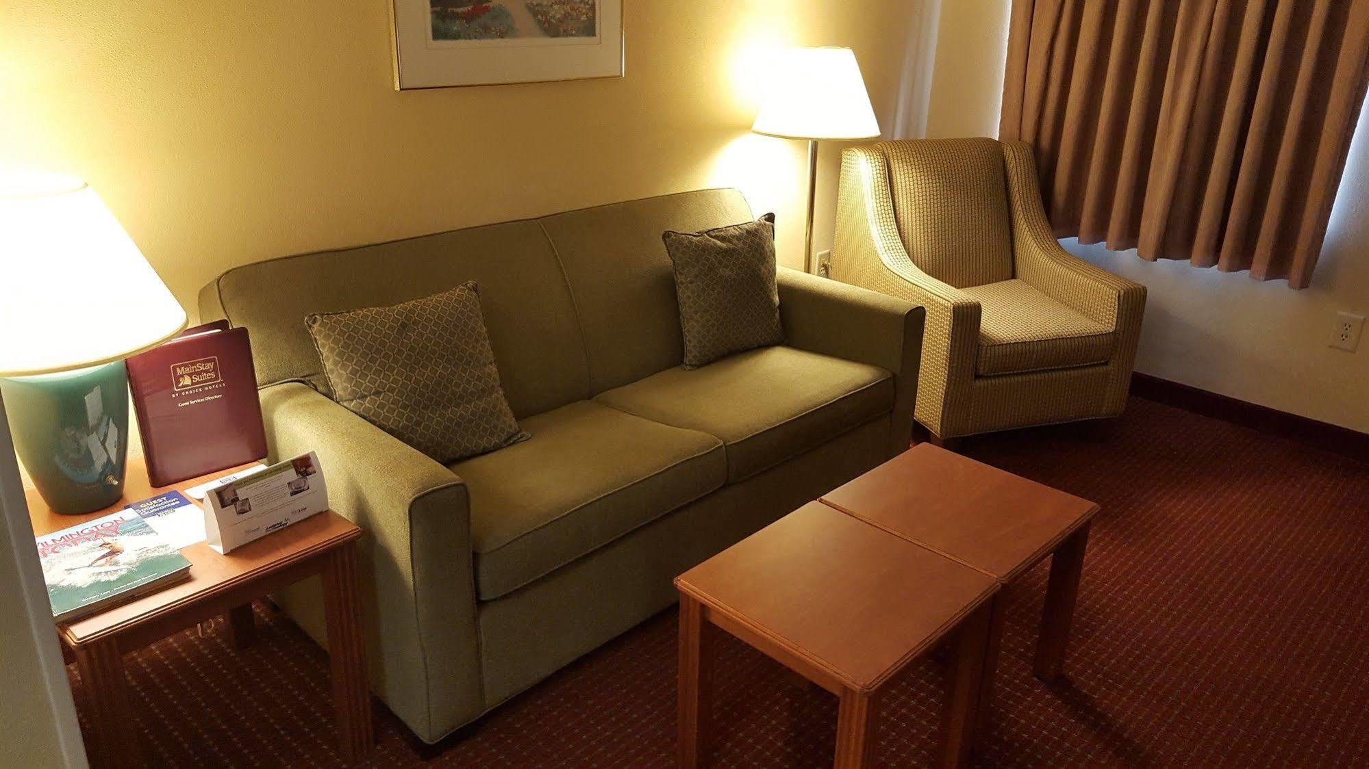 Mainstay Suites Wilmington - University Area Bagian luar foto