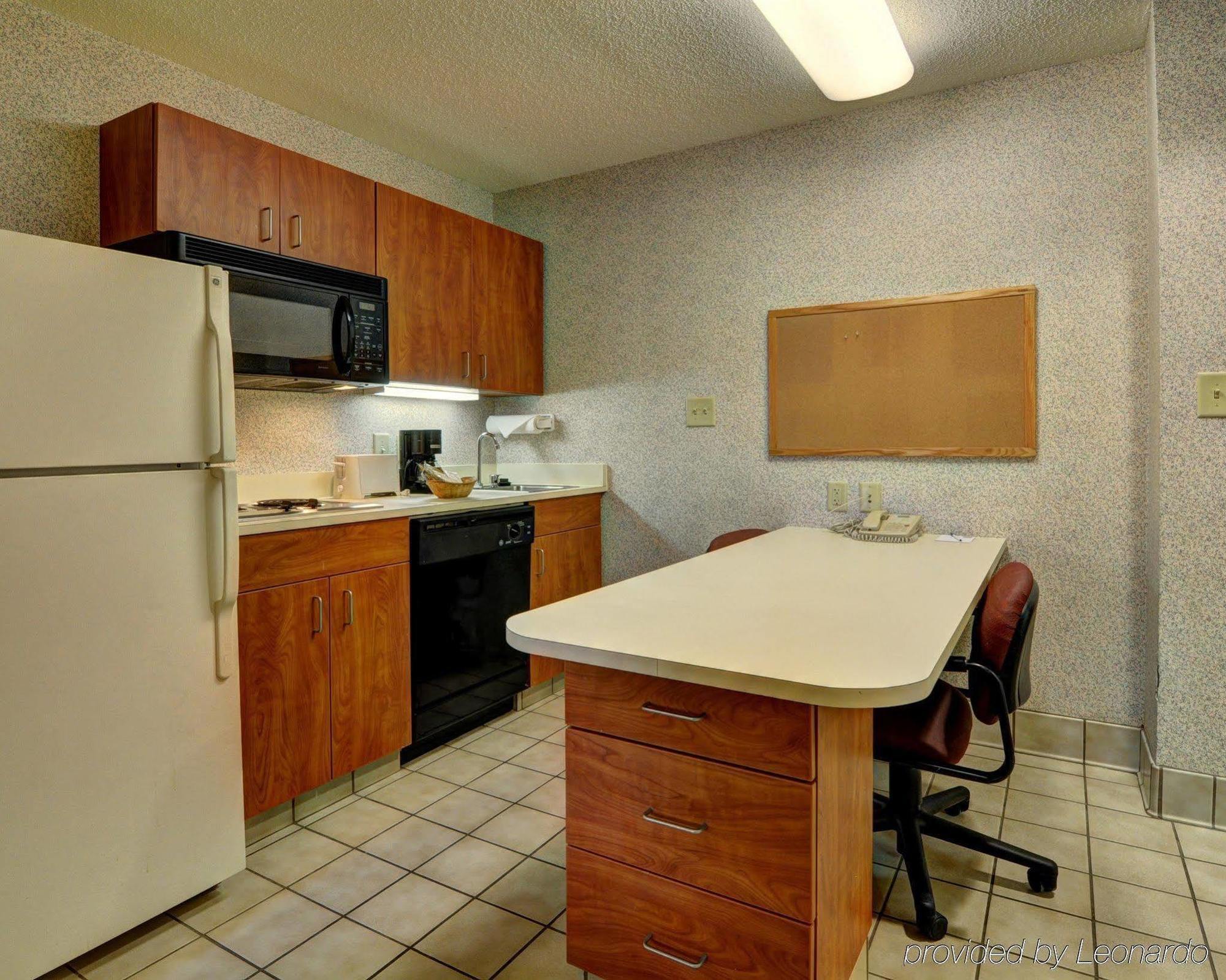 Mainstay Suites Wilmington - University Area Bagian luar foto