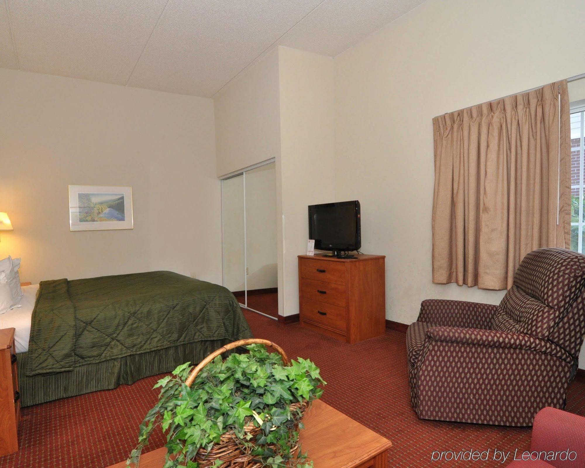 Mainstay Suites Wilmington - University Area Bagian luar foto