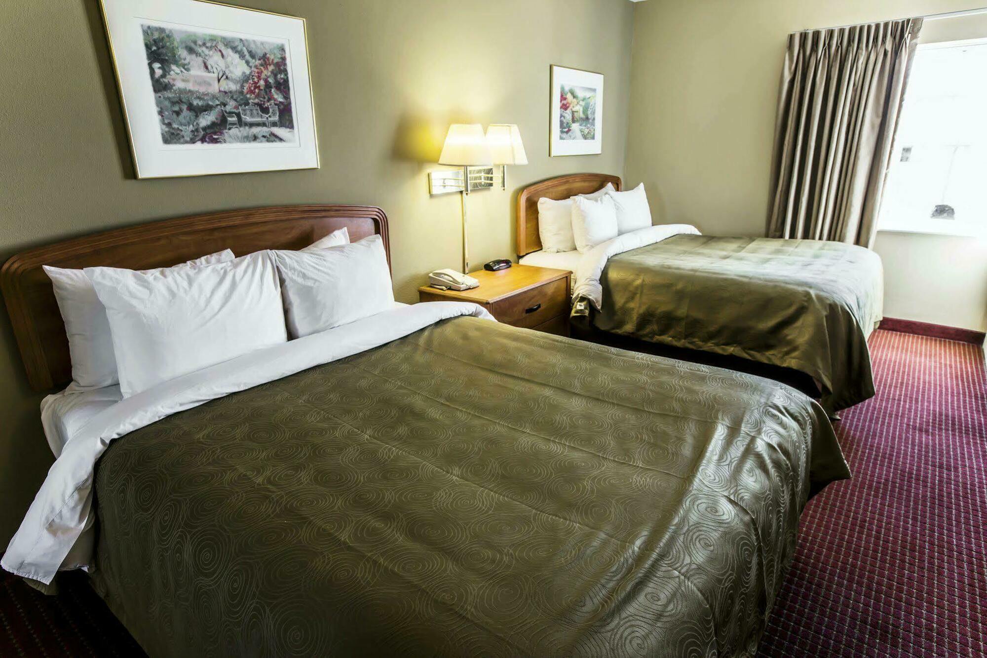 Mainstay Suites Wilmington - University Area Bagian luar foto